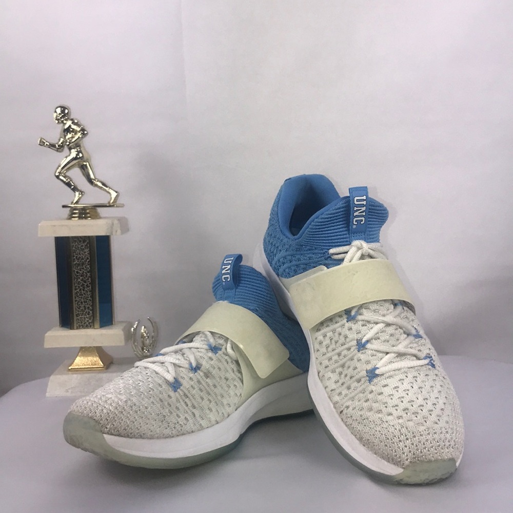 UNC Jordan Sneakers